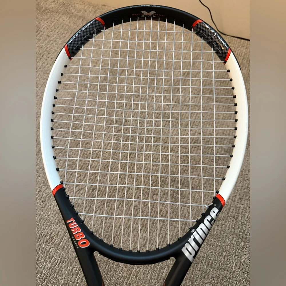 Tennis Racket - Picture 4 of 9